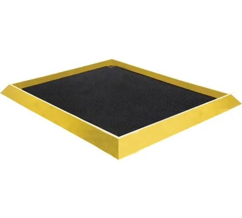 NoTrax® Sani-Trax® Plus Disinfectant Mat 2-1/2" Thick 2-5/8' x 3-1/4' Black/Yellow Border