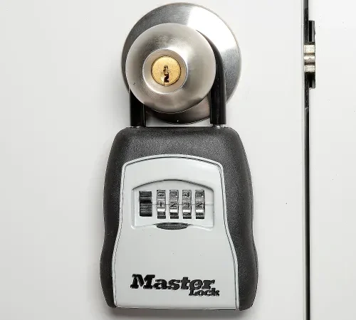 Master Lock® No. 5400D Portable 4-Digit Combination Keylock Box - Holds 1-5 Keys