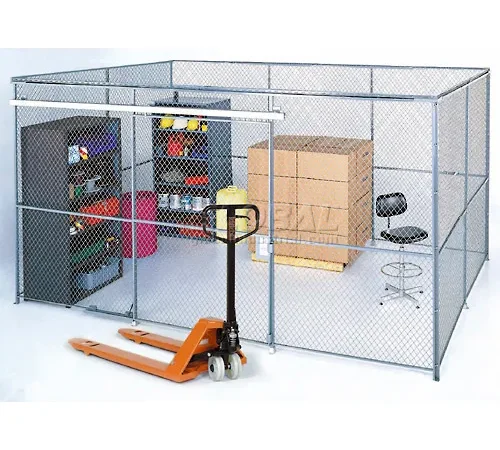 Chain-link storage cage with pallet jack