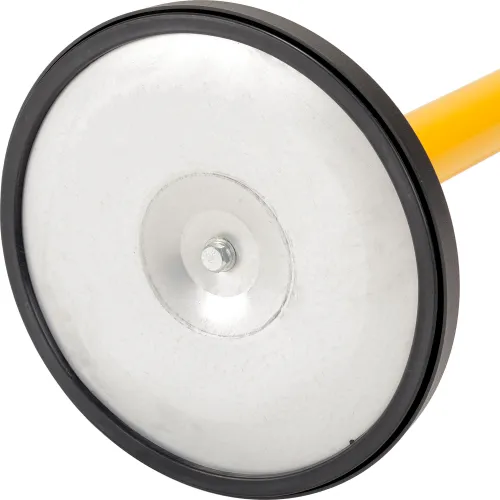 Flat plunger with metal disk and rubber rim