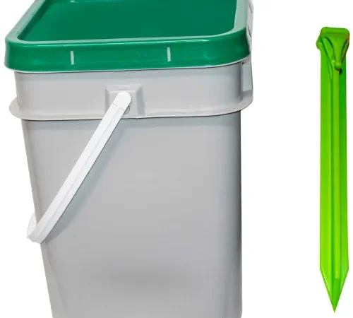 Mr. Chain® Utility Stakes In a Pail, 9"H, Safety Green, Pack of 50