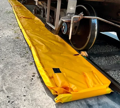 Enpac® Center Pellet Berm, 20'L x 4-1/2'W x 4"H, Yellow