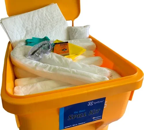 Spilfyter Oil Only Dash Spill Kit, 90 Gallon Capacity Wheeled Bin