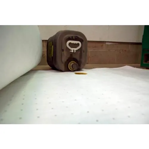 Spilfyter Oil Only Single-Ply Roll, Premium Weight, 32"W x 150'L, White - Image 4