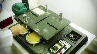 Laboratory testing device with circular sample holders